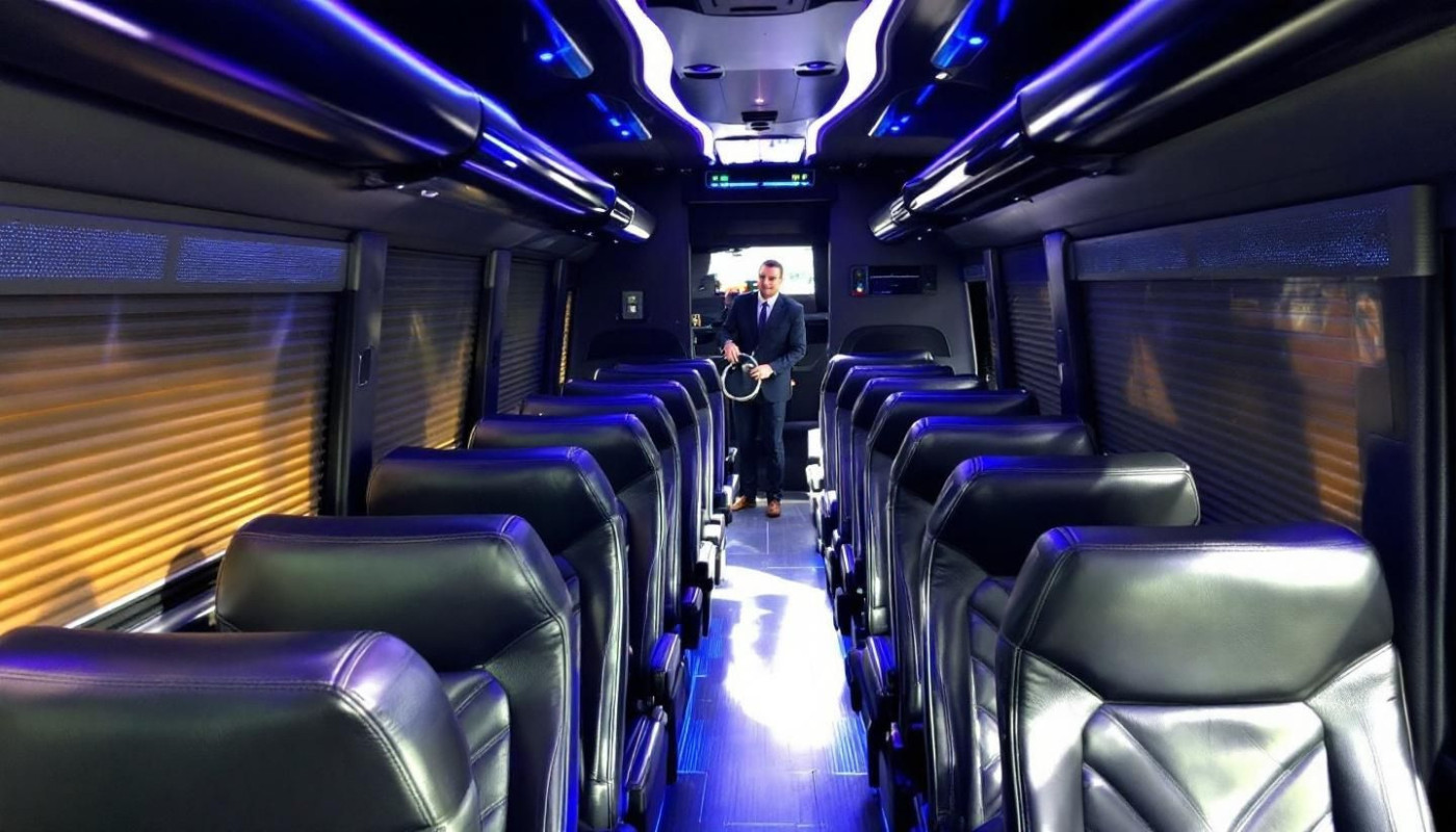 Comment la location bus avec chauffeur peut faciliter vos voyages d'affaires ?